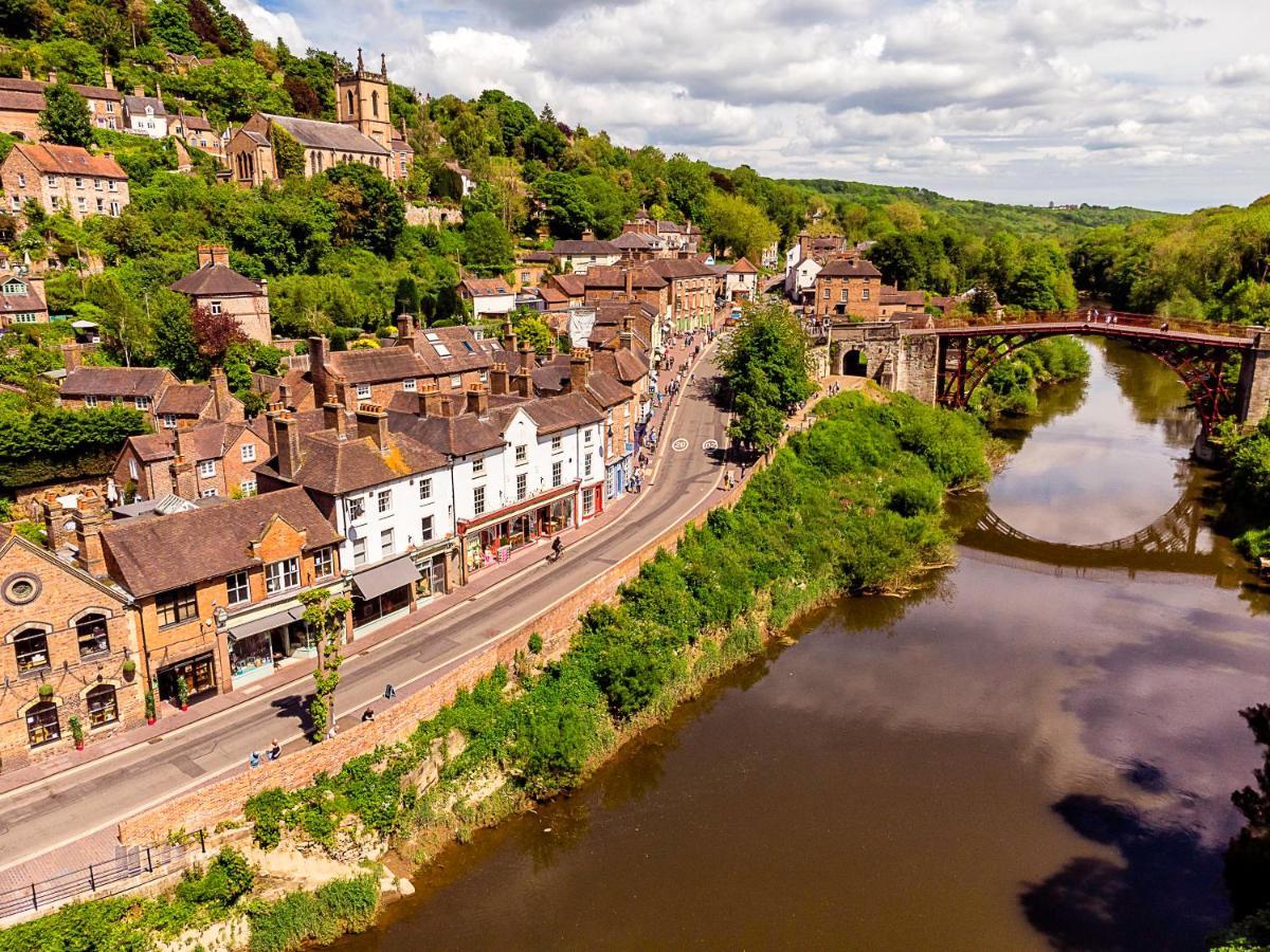 Ironbridge View Townhouse -Winner 2025 Uk 'Most Picturesque Self-Catering Holiday Home' & Winner 2025 'Self-Catering Accommodation Of The Year Дом отдыха