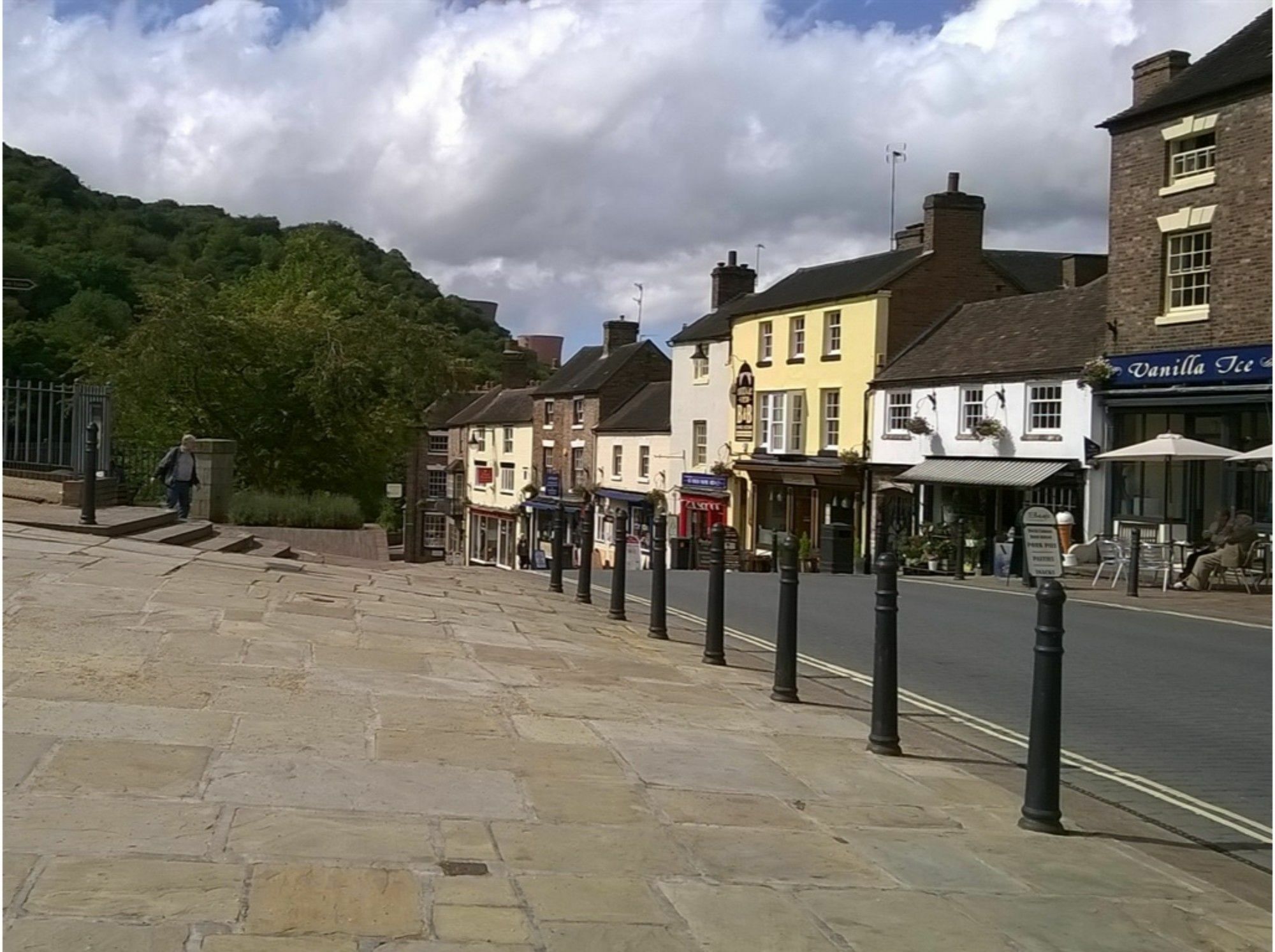 Ironbridge View Townhouse -Winner 2025 Uk 'Most Picturesque Self-Catering Holiday Home' & Winner 2025 'Self-Catering Accommodation Of The Year