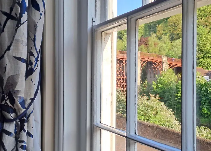 Ironbridge View Townhouse -Winner 2025 Uk \'Most Picturesque Self-Catering Holiday Home\' & Winner 2025 \'Self-Catering Accommodation Of The Year