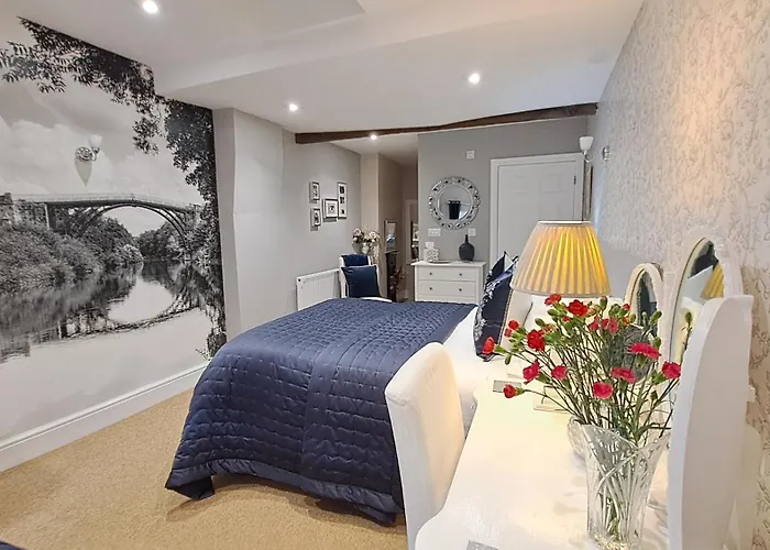 Ironbridge View Townhouse -Winner 2025 Uk \'Most Picturesque Self-Catering Holiday Home\' & Winner 2025 \'Self-Catering Accommodation Of The Year
